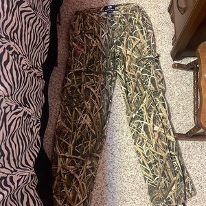 Mossy Oak Shadow Grass Blade print women’s hunting pants